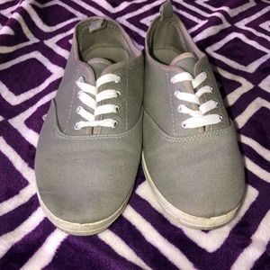 Grey ked like shoes